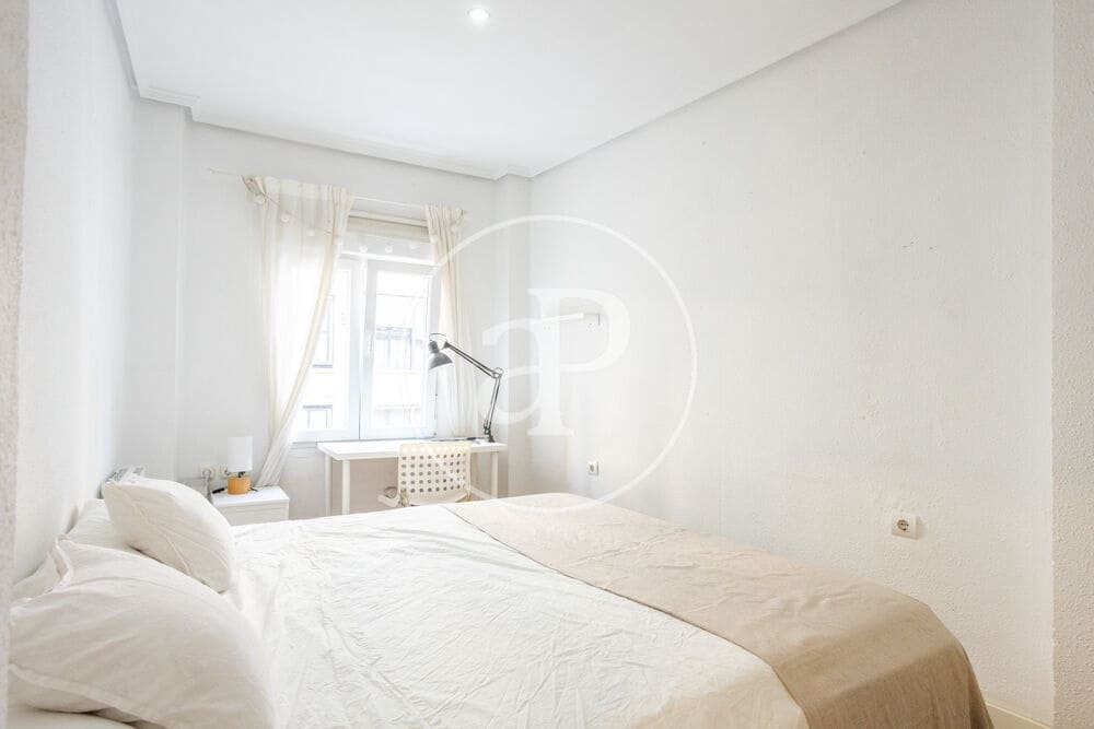 3 bedroom Apartment for rent in Valencia city - € 1,400 (Ref: 9868674)