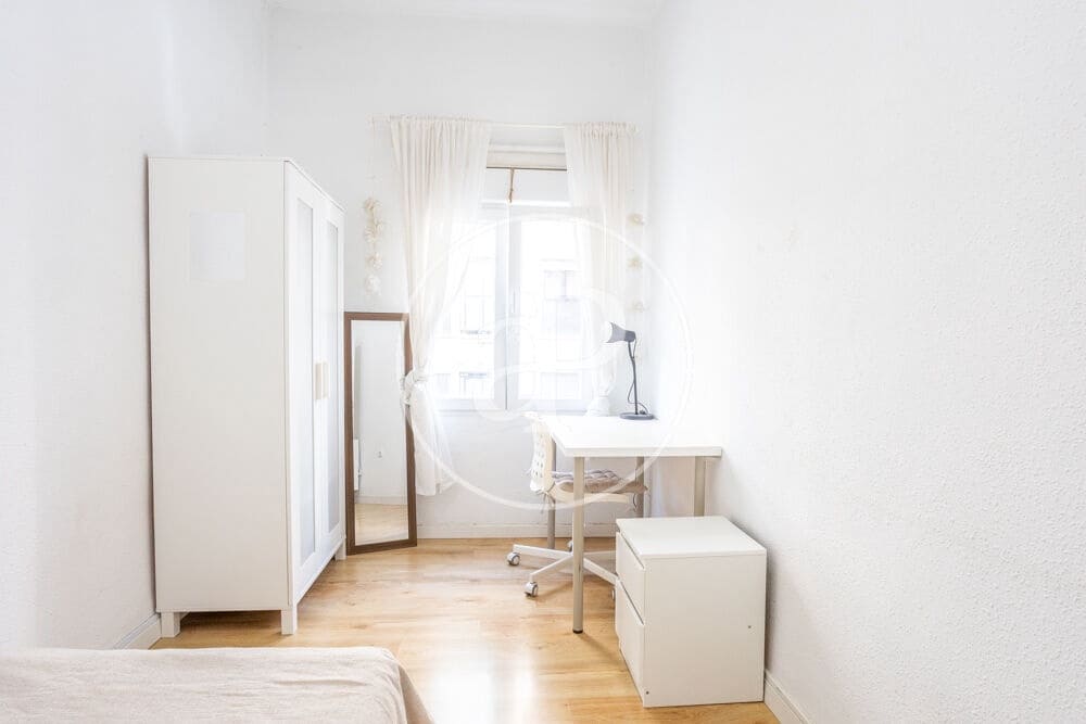 3 bedroom Apartment for rent in Valencia city - € 1,400 (Ref: 9868674)