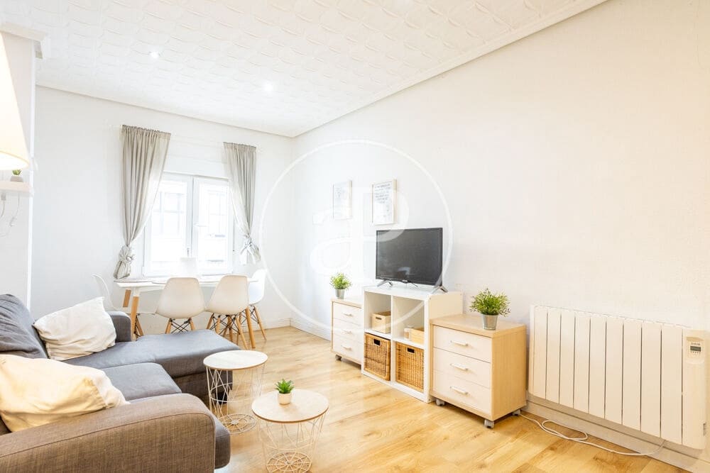 3 bedroom Apartment for rent in Valencia city - € 1,400 (Ref: 9868674)