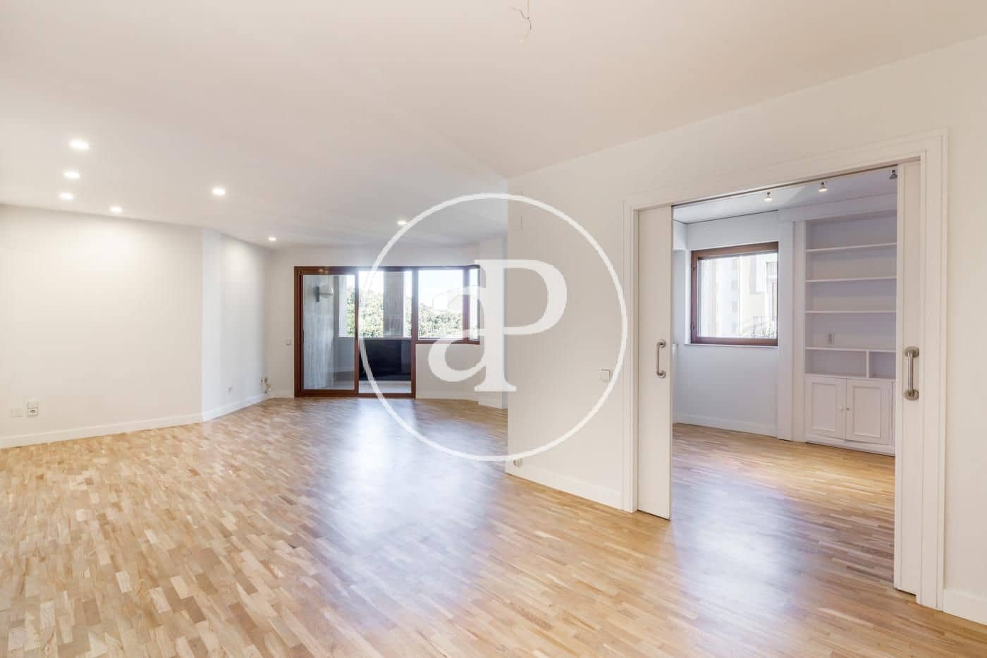 3 slaapkamer Appartement te huur in Valencia stad met garage - € 2.600 (Ref: 9873598)