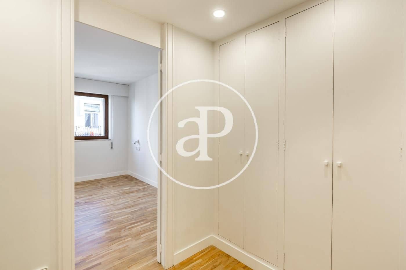 3 slaapkamer Appartement te huur in Valencia stad met garage - € 2.600 (Ref: 9873598)