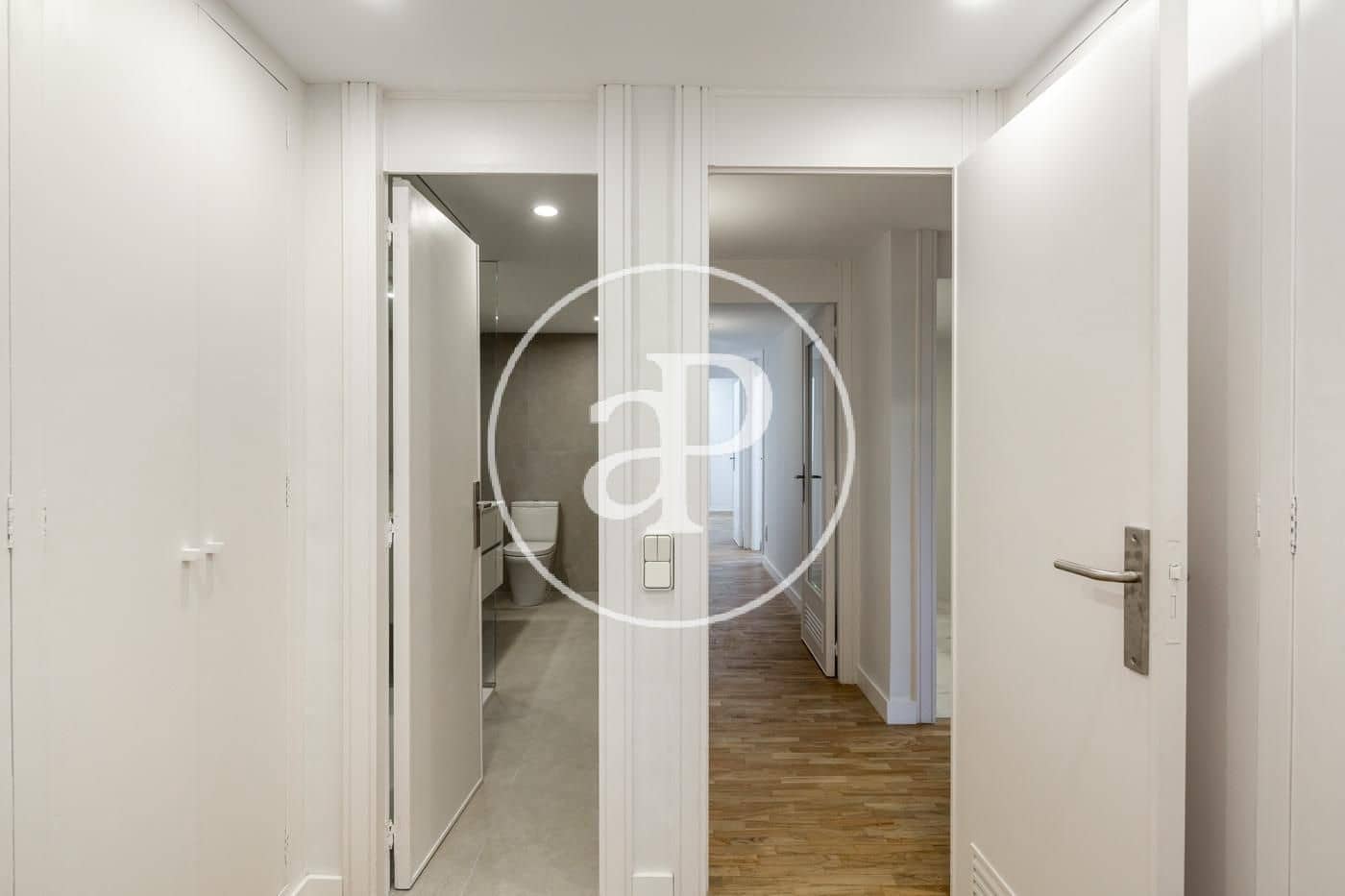 3 slaapkamer Appartement te huur in Valencia stad met garage - € 2.600 (Ref: 9873598)