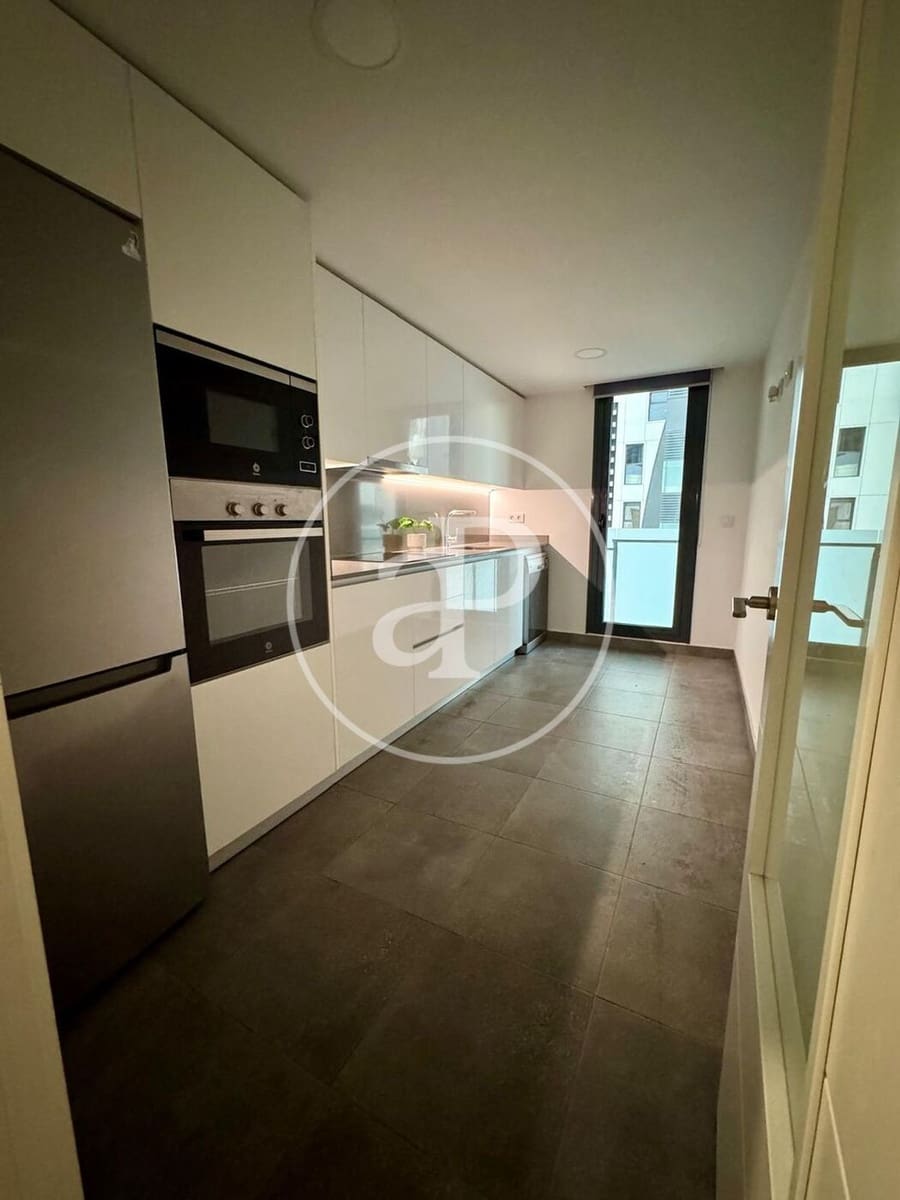 3 bedroom Apartment for rent in Valencia city with pool garage - € 2,500 (Ref: 9873599)