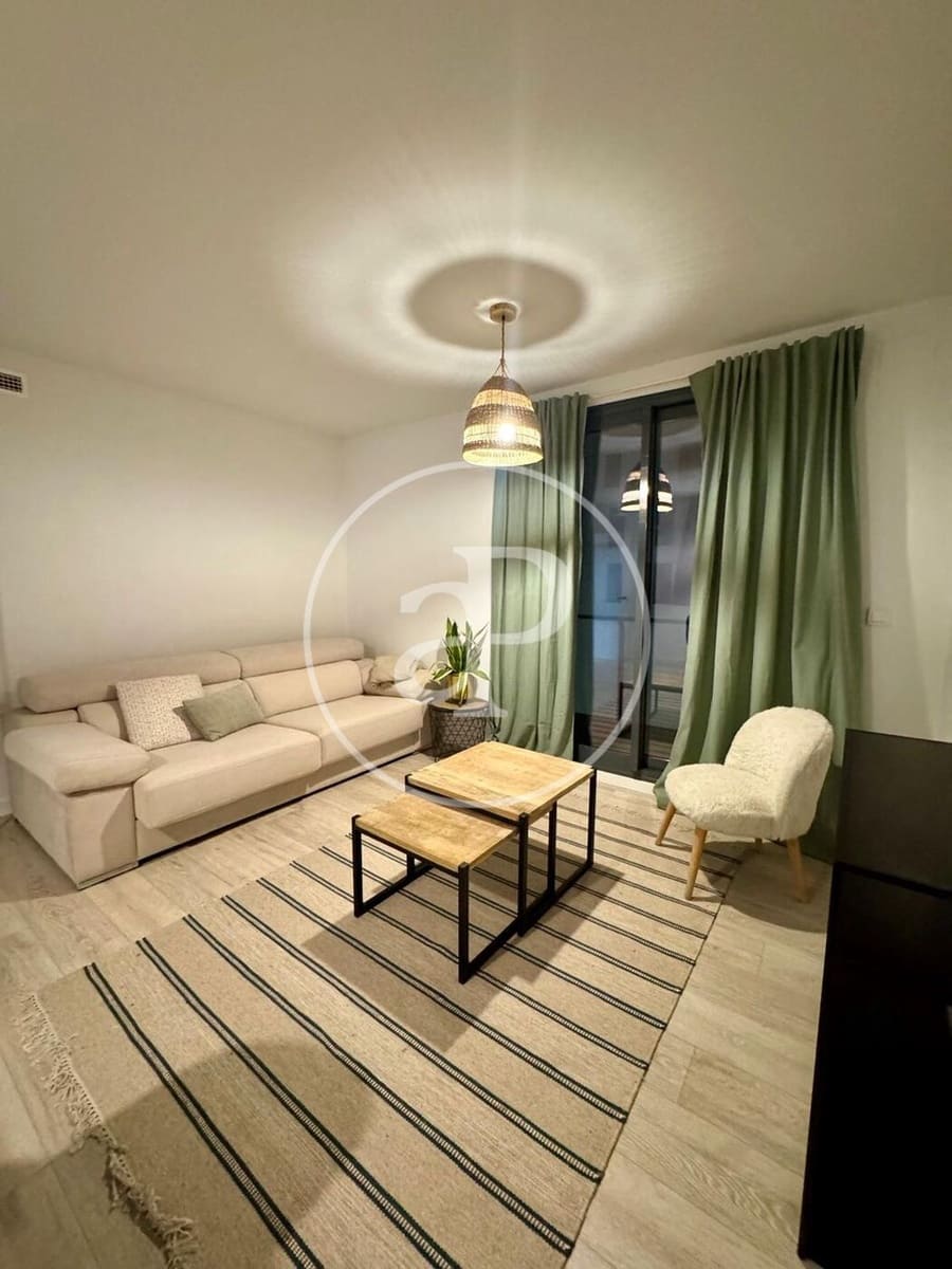 3 bedroom Apartment for rent in Valencia city with pool garage - € 2,500 (Ref: 9873599)