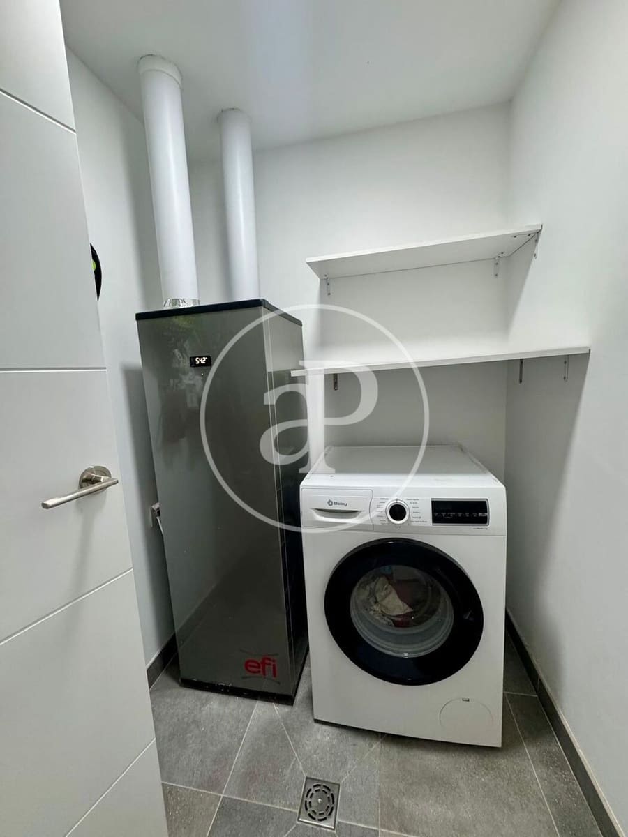 3 bedroom Apartment for rent in Valencia city with pool garage - € 2,500 (Ref: 9873599)