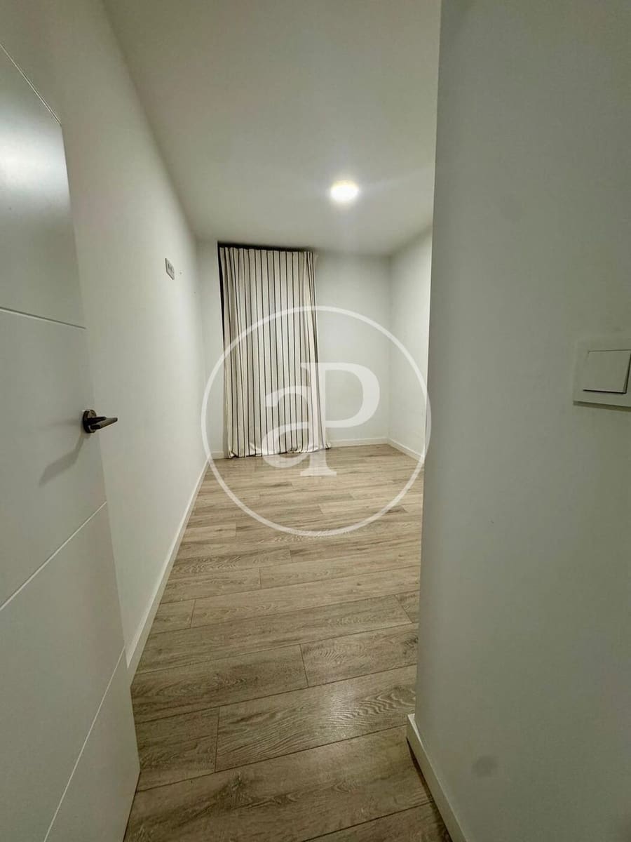 3 bedroom Apartment for rent in Valencia city with pool garage - € 2,500 (Ref: 9873599)