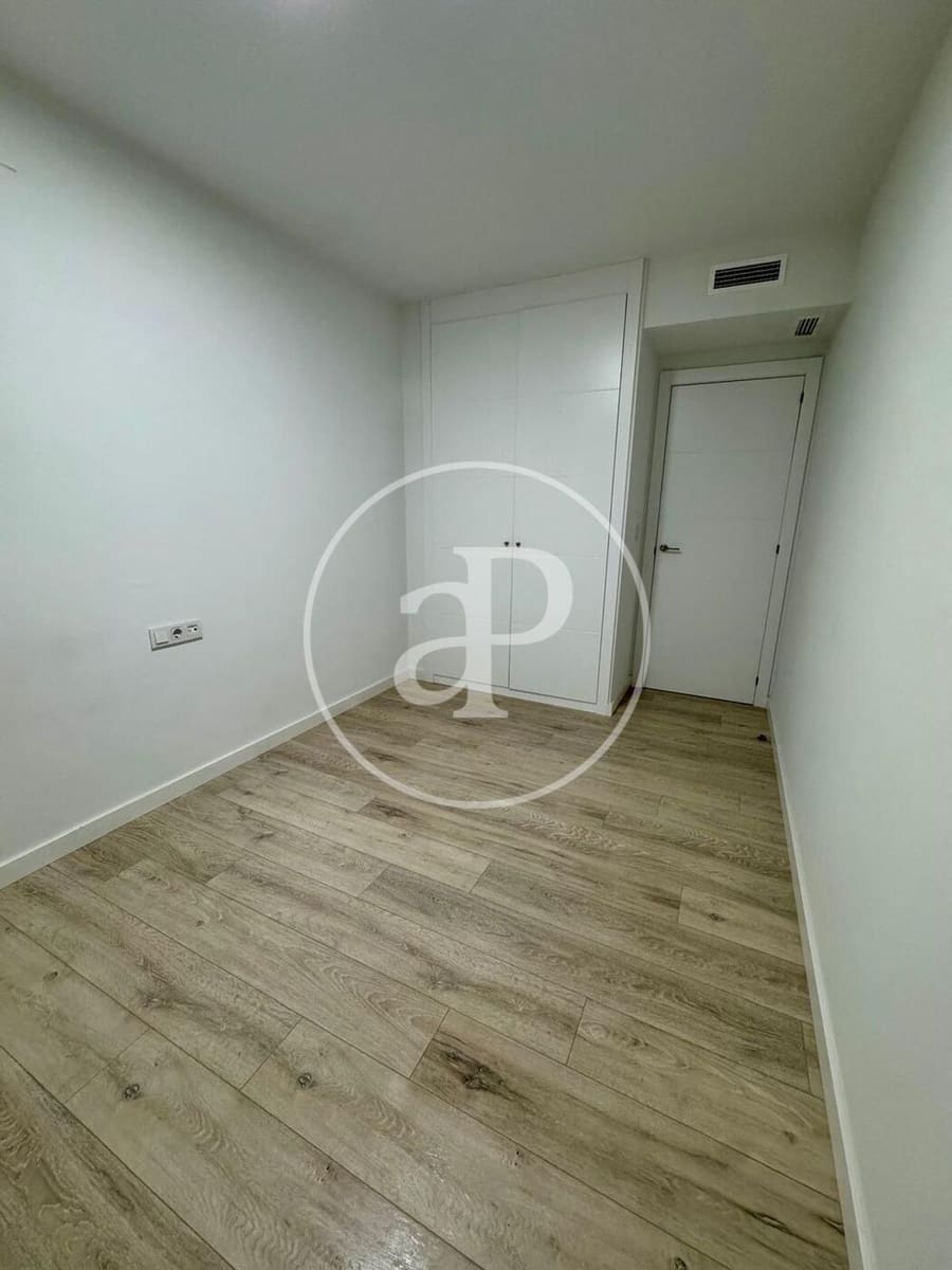 3 bedroom Apartment for rent in Valencia city with pool garage - € 2,500 (Ref: 9873599)