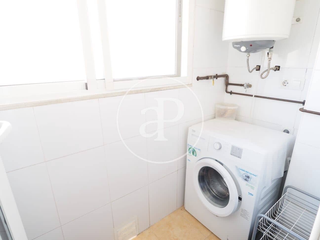3 slaapkamer Appartement te huur in Valencia stad met garage - € 1.290 (Ref: 9873600)