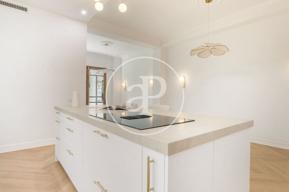 3 soveværelse Lejlighed til salg i Valencia by - € 650.000 (Ref: 9873601)
