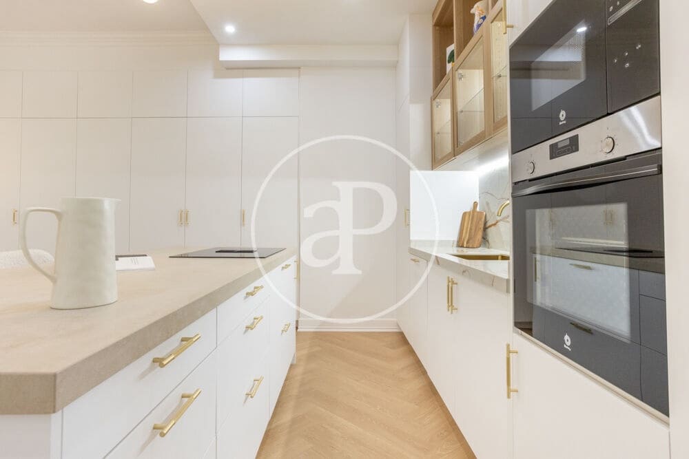 3 soveværelse Lejlighed til salg i Valencia by - € 650.000 (Ref: 9873601)