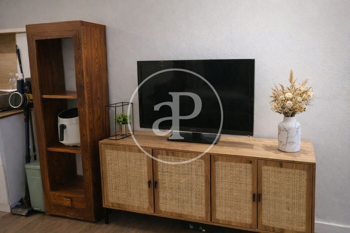 1 soverom Leilighet til leie i Valencia by - € 1 300 (Ref: 9873602)