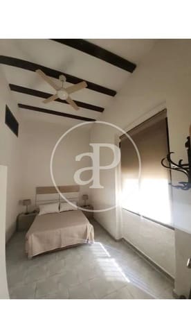 Appartement de 4 chambres à louer à Cabanyal-Canyamelar, Valence ville - 1 900 € (Ref: 9873603)