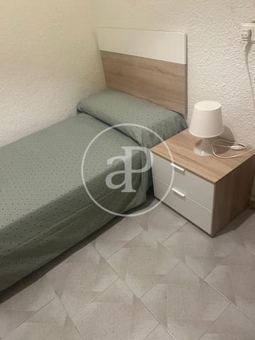 Appartement de 4 chambres à louer à Cabanyal-Canyamelar, Valence ville - 1 900 € (Ref: 9873603)