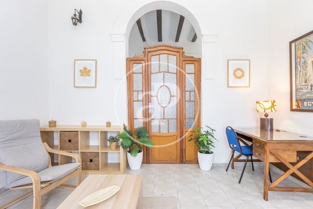 4 bedroom Apartment for rent in Cabanyal-Canyamelar, Valencia city - € 1,900 (Ref: 9873603)