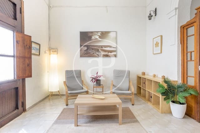 4 bedroom Apartment for rent in Cabanyal-Canyamelar, Valencia city - € 1,900 (Ref: 9873603)