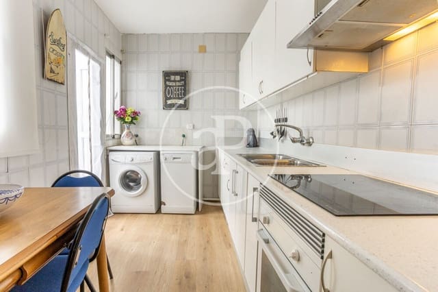 4 bedroom Apartment for rent in Cabanyal-Canyamelar, Valencia city - € 1,900 (Ref: 9873603)