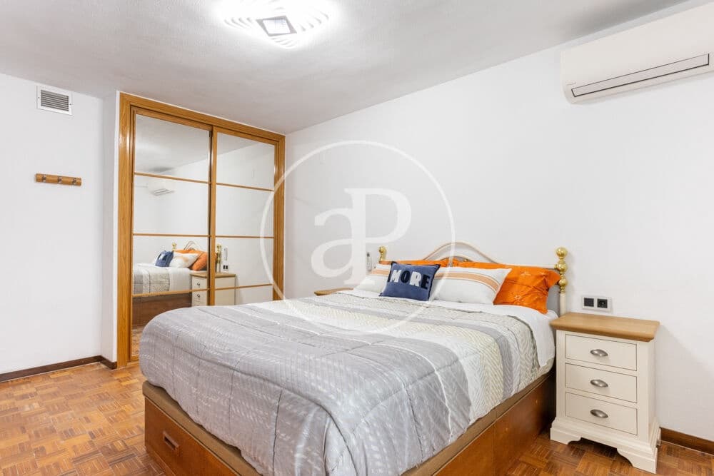 3 quarto Apartamento para arrendar em Valencia cidade - 2 150 € (Ref: 9873604)
