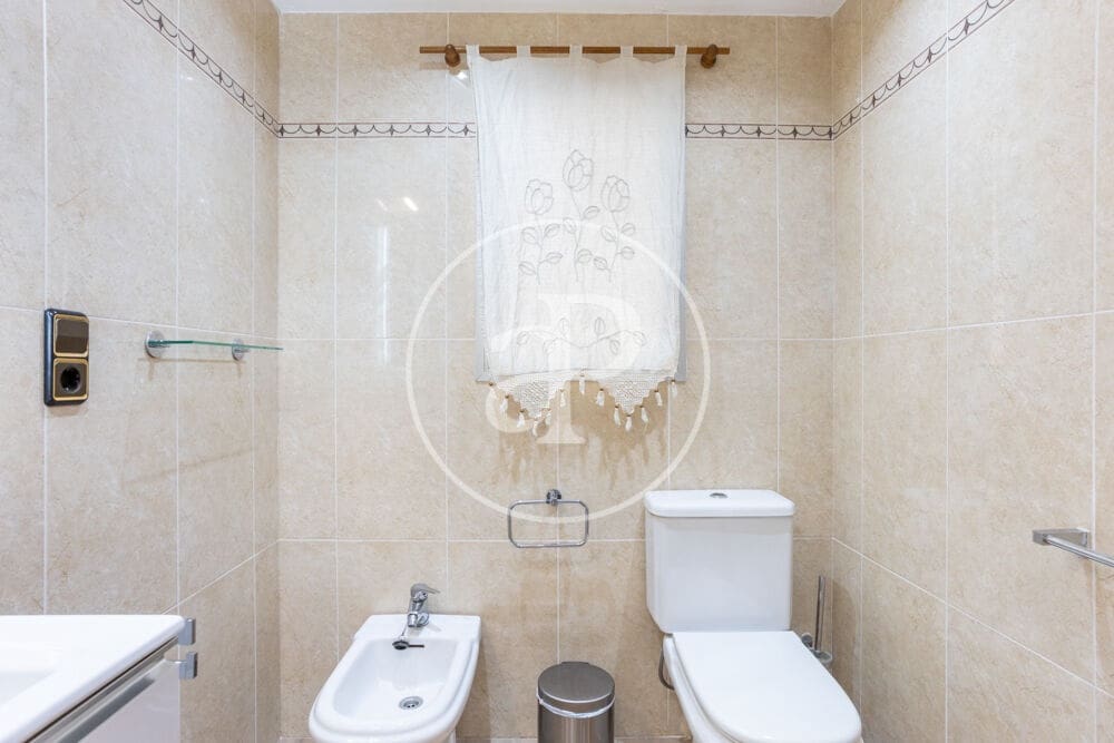 3 quarto Apartamento para arrendar em Valencia cidade - 2 150 € (Ref: 9873604)