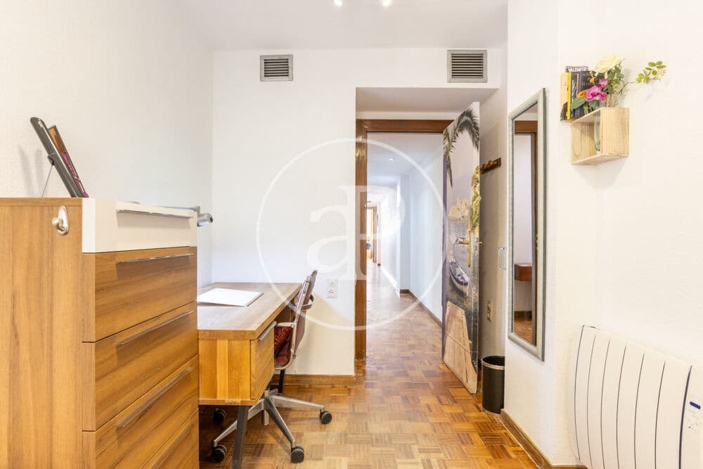 3 quarto Apartamento para arrendar em Valencia cidade - 2 150 € (Ref: 9873604)