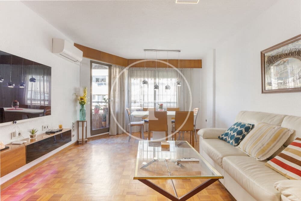 3 quarto Apartamento para arrendar em Valencia cidade - 2 150 € (Ref: 9873604)