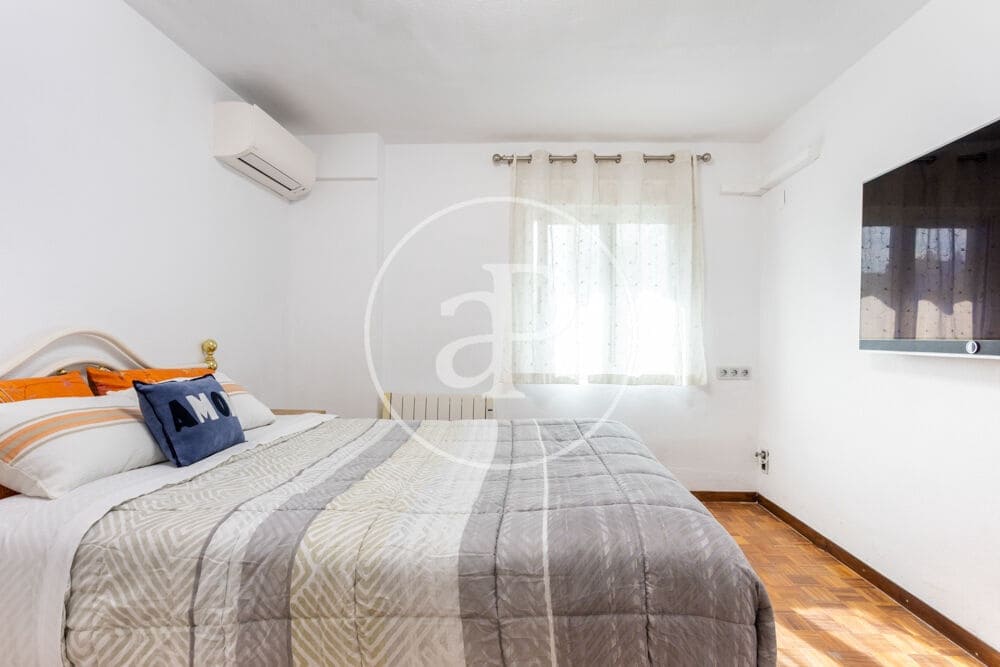 3 quarto Apartamento para arrendar em Valencia cidade - 2 150 € (Ref: 9873604)