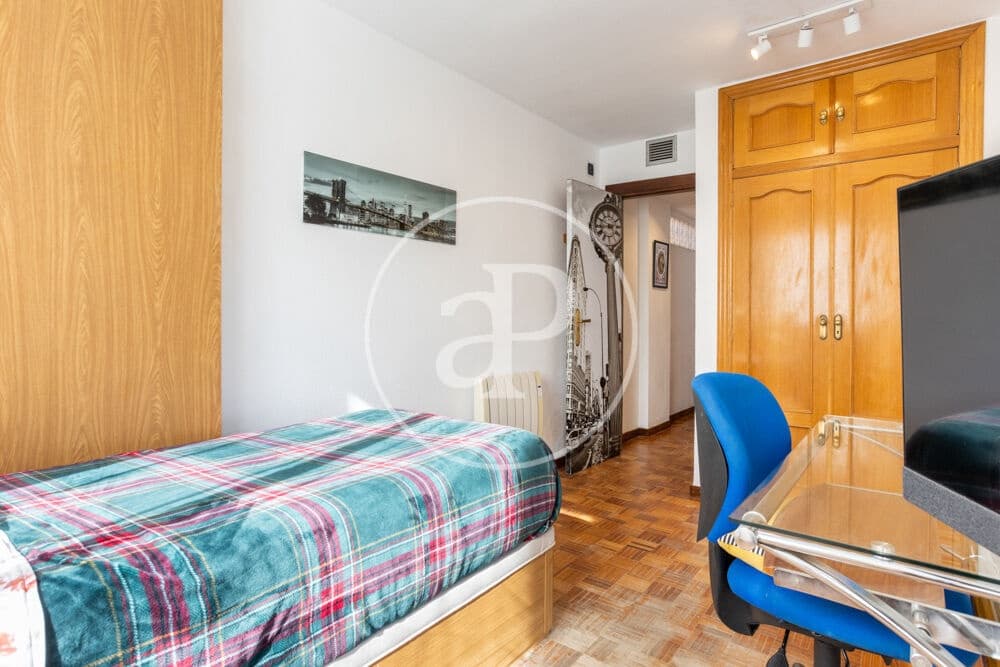 3 quarto Apartamento para arrendar em Valencia cidade - 2 150 € (Ref: 9873604)