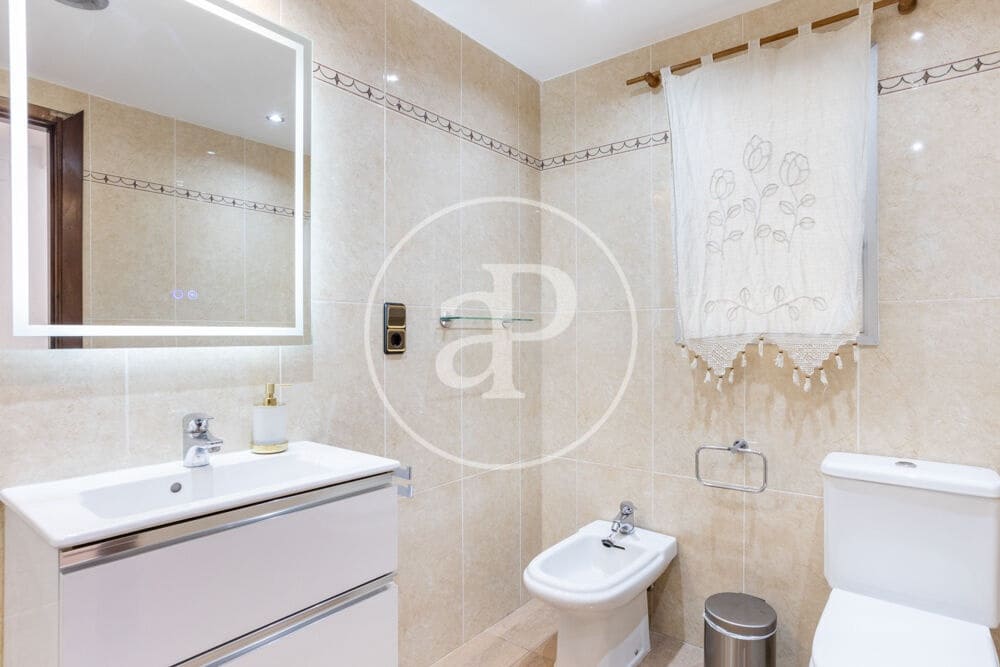 3 quarto Apartamento para arrendar em Valencia cidade - 2 150 € (Ref: 9873604)