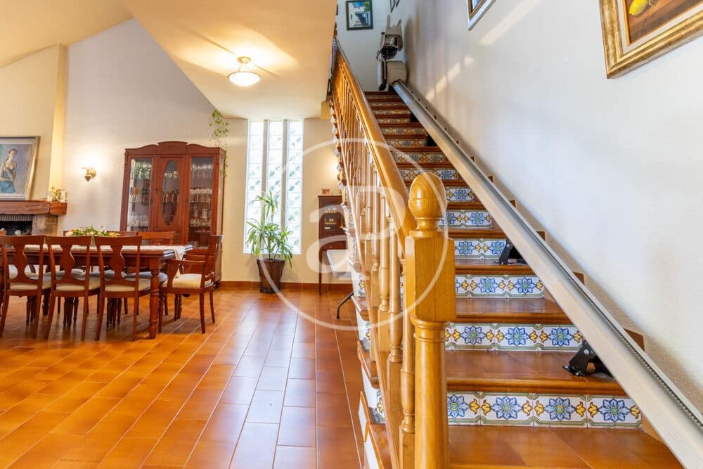 6 bedroom Villa for sale in Paterna with pool - € 1,200,000 (Ref: 9873605)