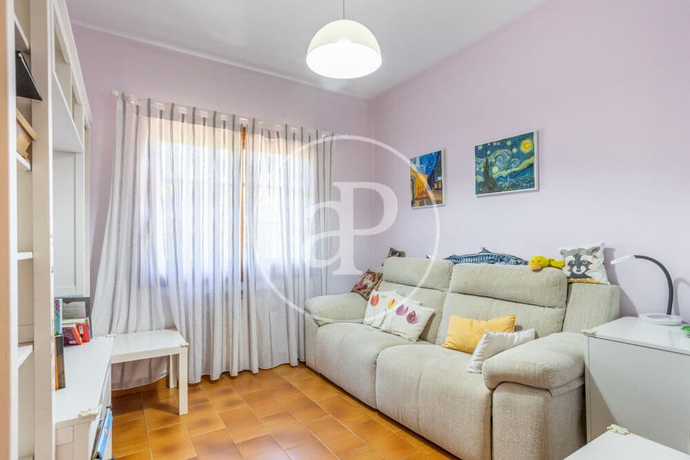 6 bedroom Villa for sale in Paterna with pool - € 1,200,000 (Ref: 9873605)