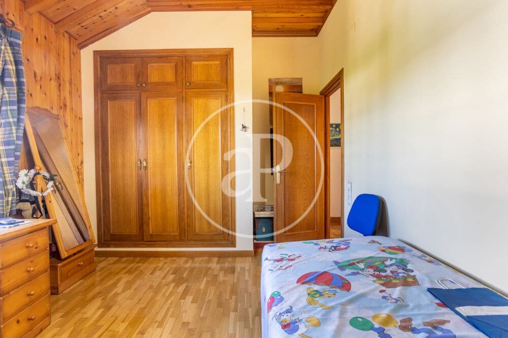 6 bedroom Villa for sale in Paterna with pool - € 1,200,000 (Ref: 9873605)