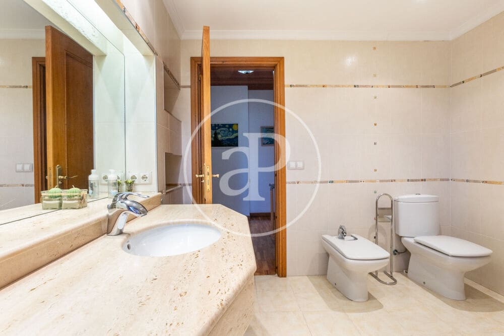 6 bedroom Villa for sale in Paterna with pool - € 1,200,000 (Ref: 9873605)