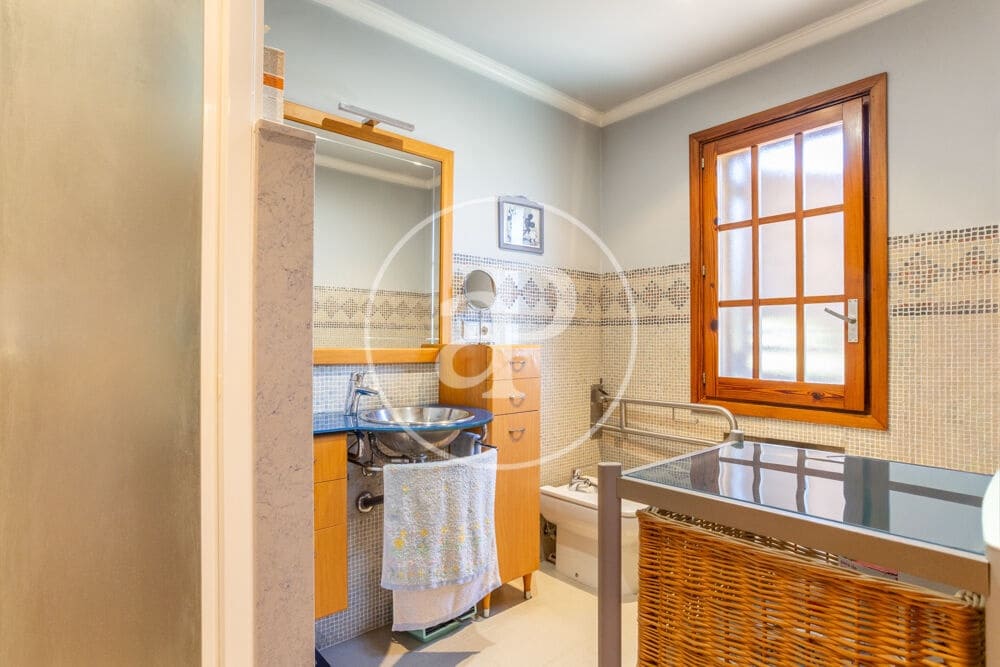 6 bedroom Villa for sale in Paterna with pool - € 1,200,000 (Ref: 9873605)