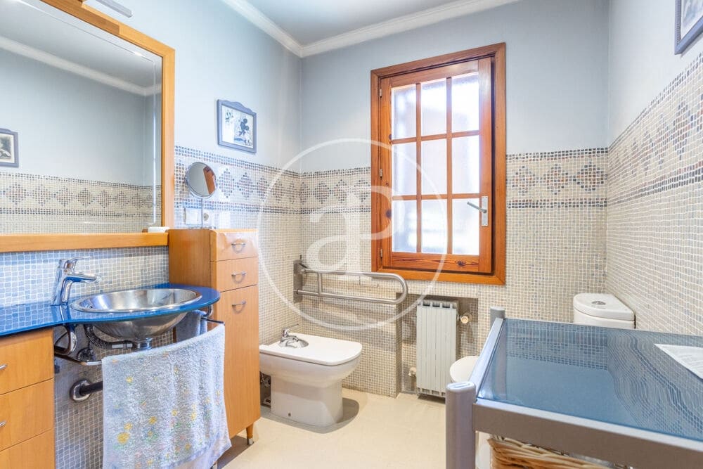 6 bedroom Villa for sale in Paterna with pool - € 1,200,000 (Ref: 9873605)