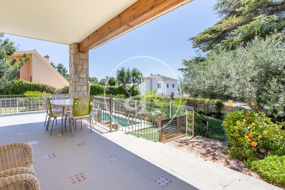 6 bedroom Villa for sale in Paterna with pool - € 1,200,000 (Ref: 9873605)