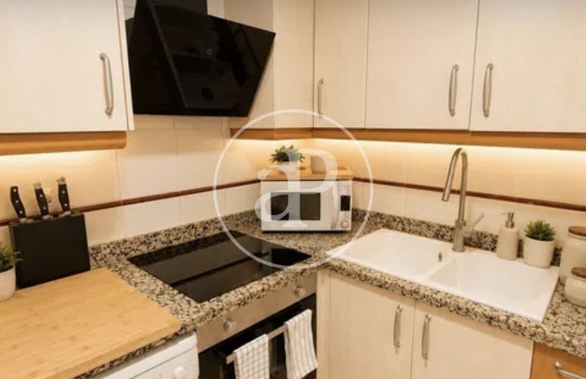 2 soverom Leilighet til leie i Valencia by med svømmebasseng - € 1 950 (Ref: 9876507)