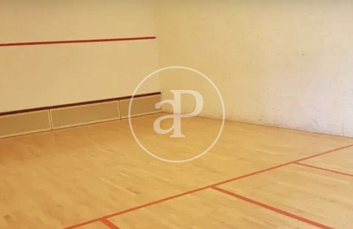 2 soverom Leilighet til leie i Valencia by med svømmebasseng - € 1 950 (Ref: 9876507)