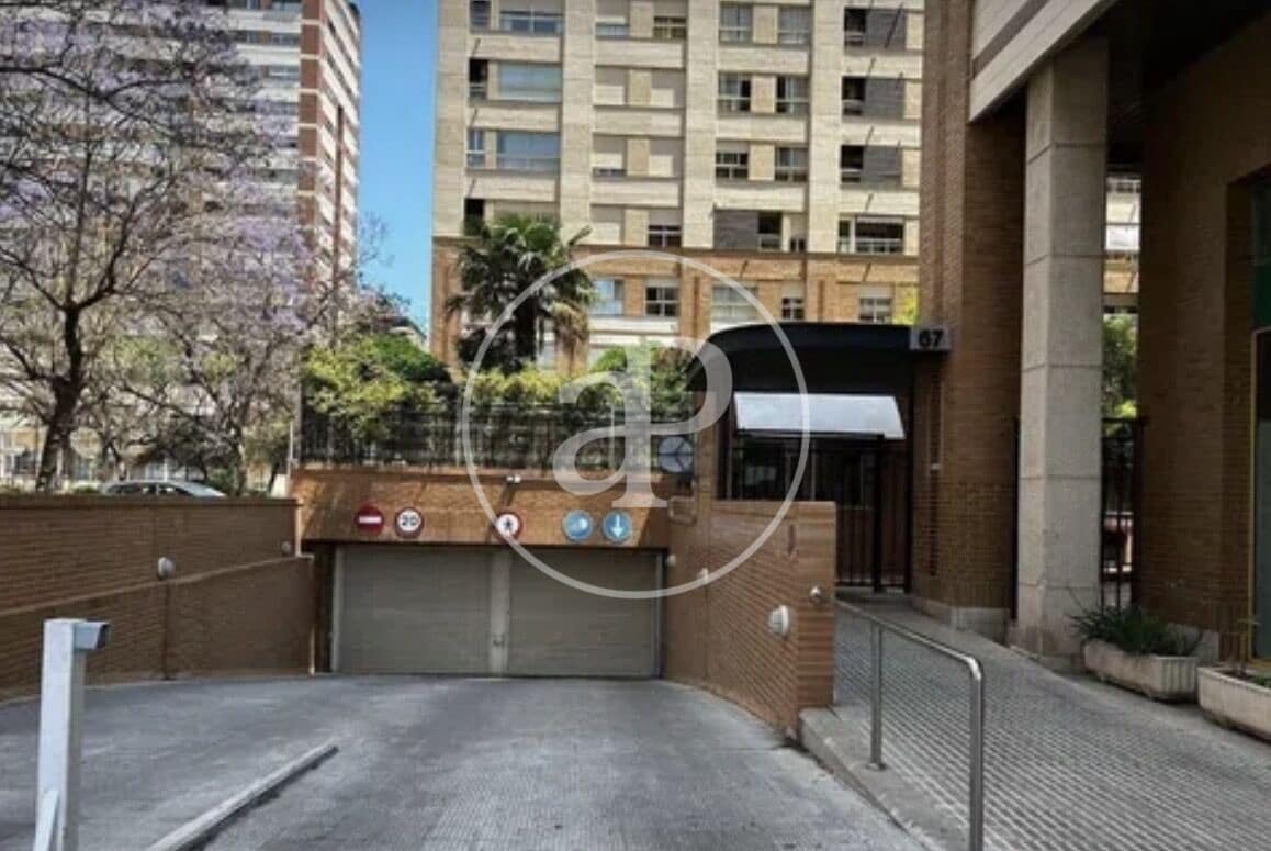 2 soverom Leilighet til leie i Valencia by med svømmebasseng - € 1 950 (Ref: 9876507)