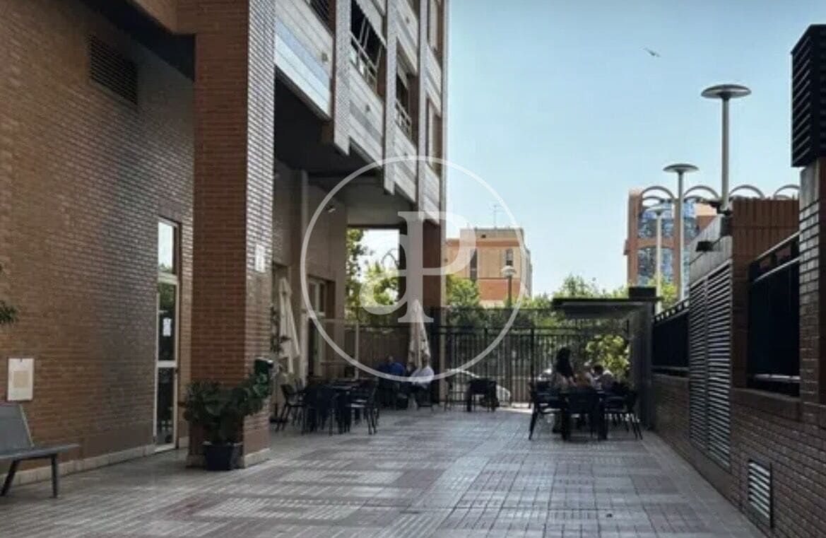 2 soverom Leilighet til leie i Valencia by med svømmebasseng - € 1 950 (Ref: 9876507)