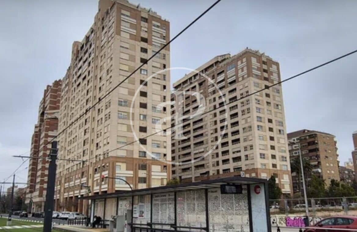 2 soverom Leilighet til leie i Valencia by med svømmebasseng - € 1 950 (Ref: 9876507)