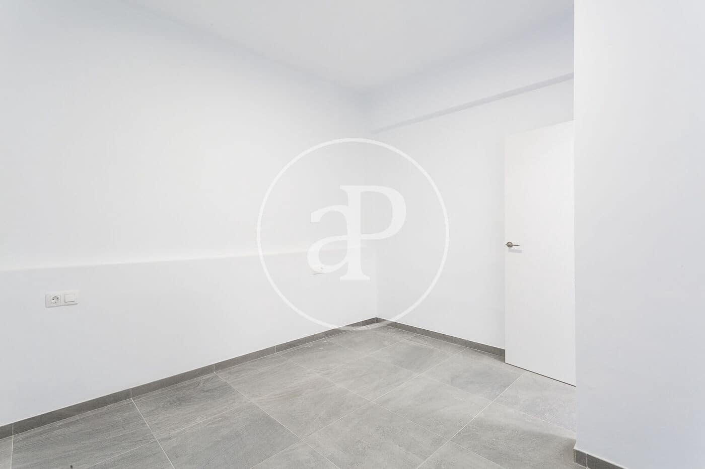 3 soveværelse Lejlighed til leje i Valencia by - € 1.200 (Ref: 9876509)