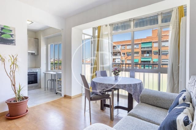 3 bedroom Apartment for rent in En Corts, Valencia city - € 1,400 (Ref: 9876511)