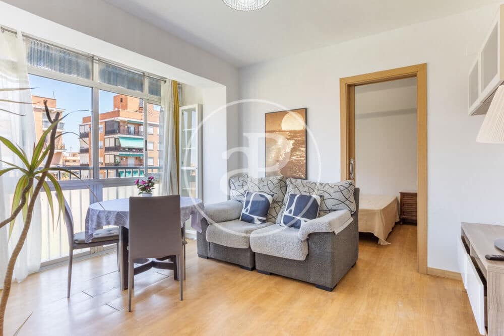 3 bedroom Apartment for rent in Valencia city - € 1,400 (Ref: 9876511)