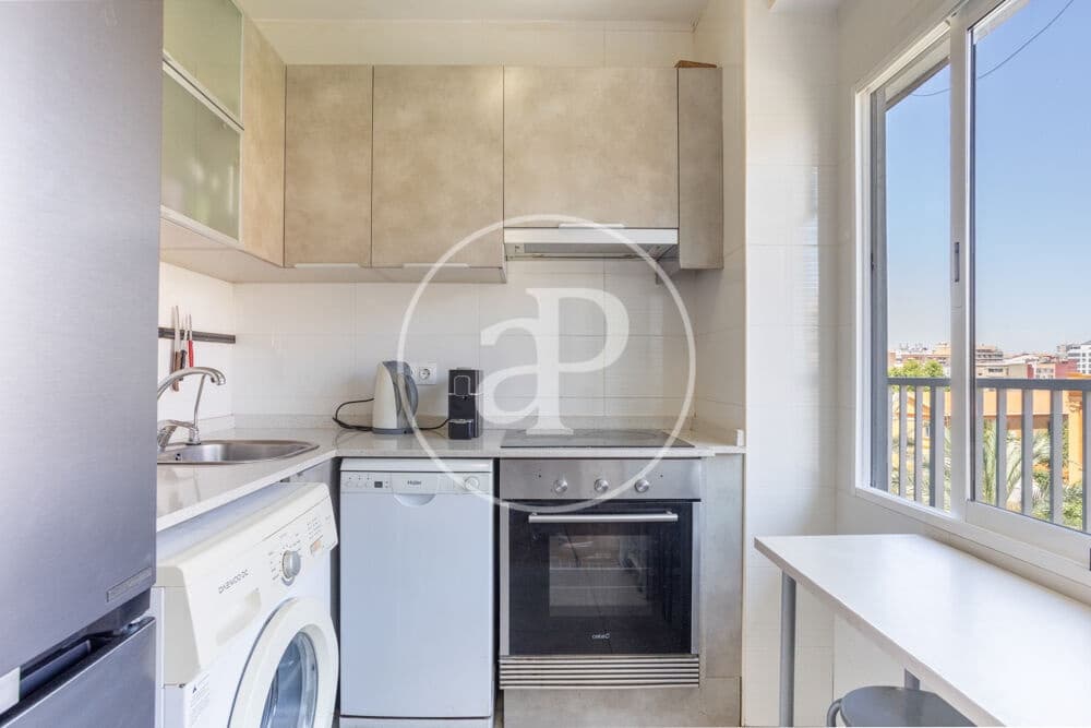 3 bedroom Apartment for rent in Valencia city - € 1,400 (Ref: 9876511)