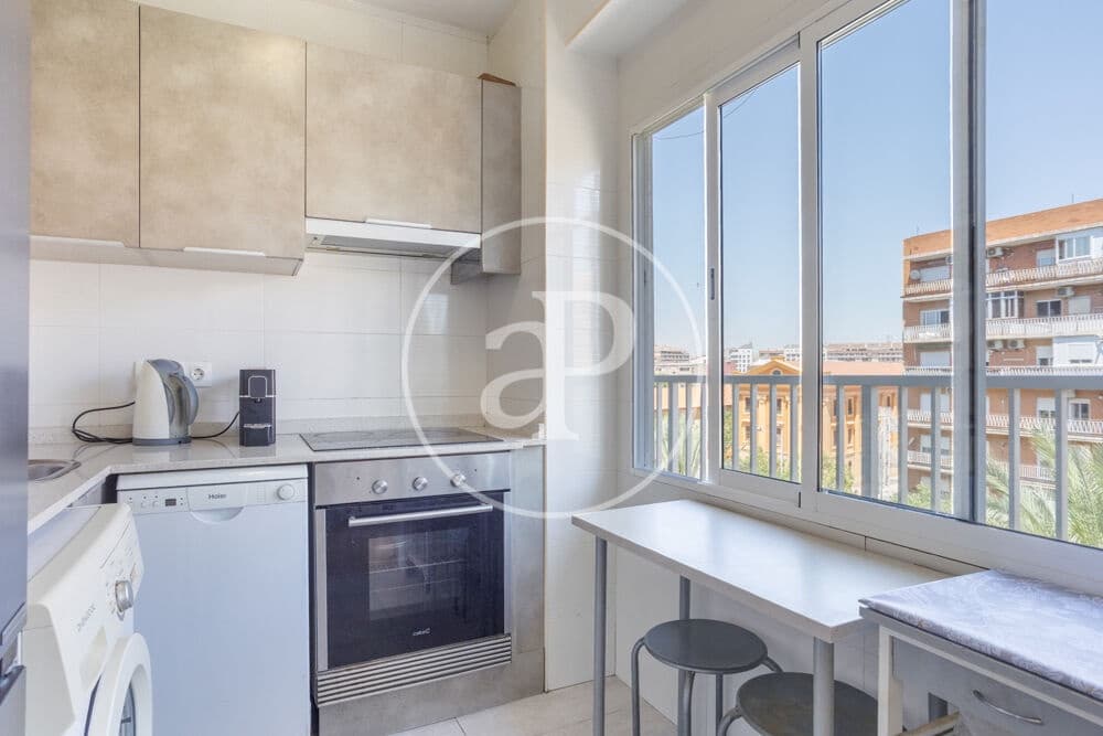 3 bedroom Apartment for rent in Valencia city - € 1,400 (Ref: 9876511)
