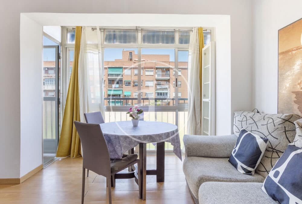 3 bedroom Apartment for rent in Valencia city - € 1,400 (Ref: 9876511)