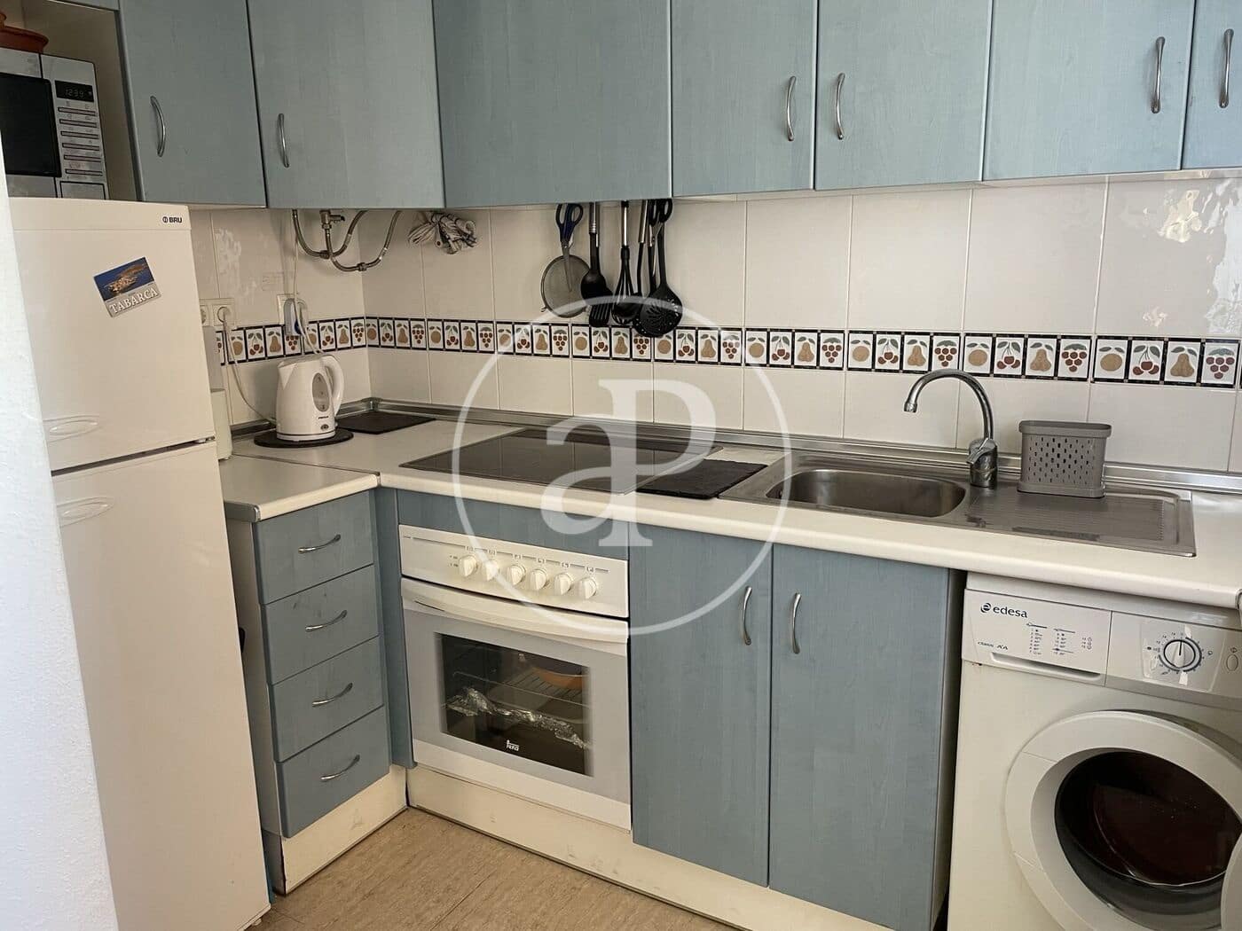 3 quarto Apartamento para arrendar em Arenales del Sol com piscina - 2 990 € (Ref: 9876512)