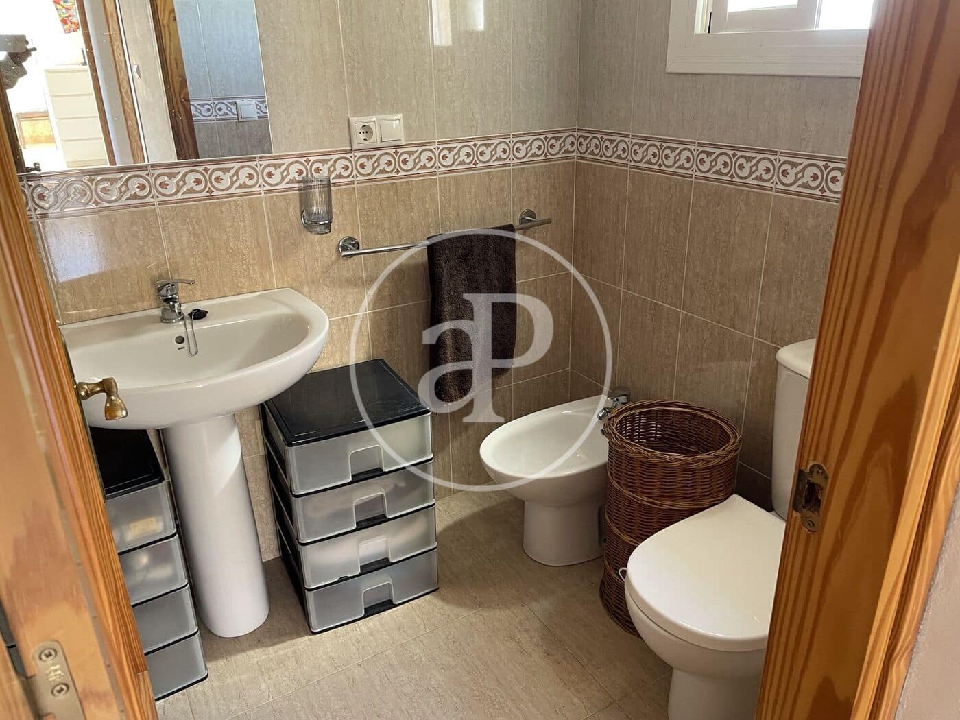 3 quarto Apartamento para arrendar em Arenales del Sol com piscina - 2 990 € (Ref: 9876512)