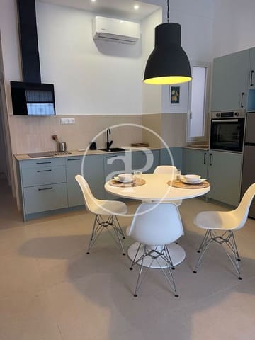 Appartement de 2 chambres à louer à Cabanyal-Canyamelar, Valence ville - 2 000 € (Ref: 9878965)
