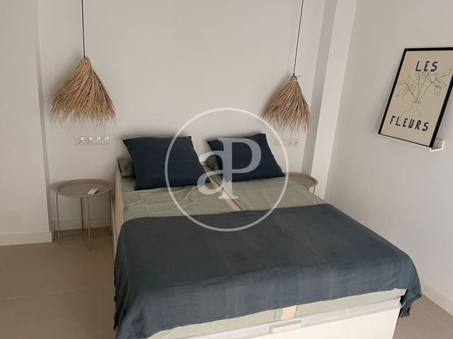 Appartement de 2 chambres à louer à Cabanyal-Canyamelar, Valence ville - 2 000 € (Ref: 9878965)