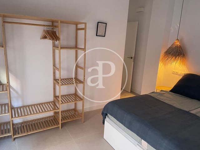 Appartement de 2 chambres à louer à Cabanyal-Canyamelar, Valence ville - 2 000 € (Ref: 9878965)